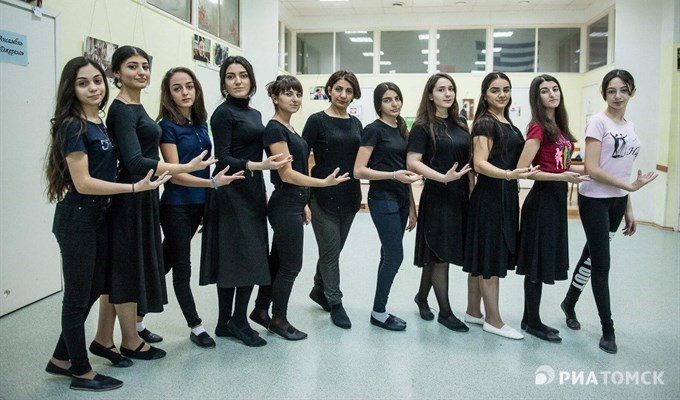 Хореографический ансамбль "Наири" (Томск)